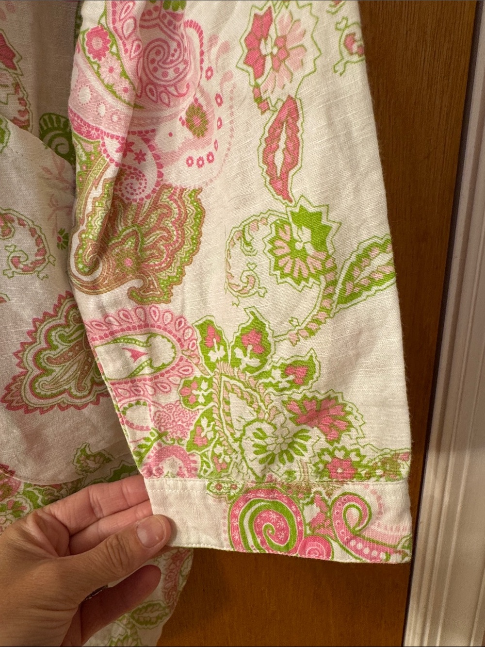 Tizzie Women's Pink & Green Linen and Cotton Paisley Button-Front Tunic - Picture 8 of 9